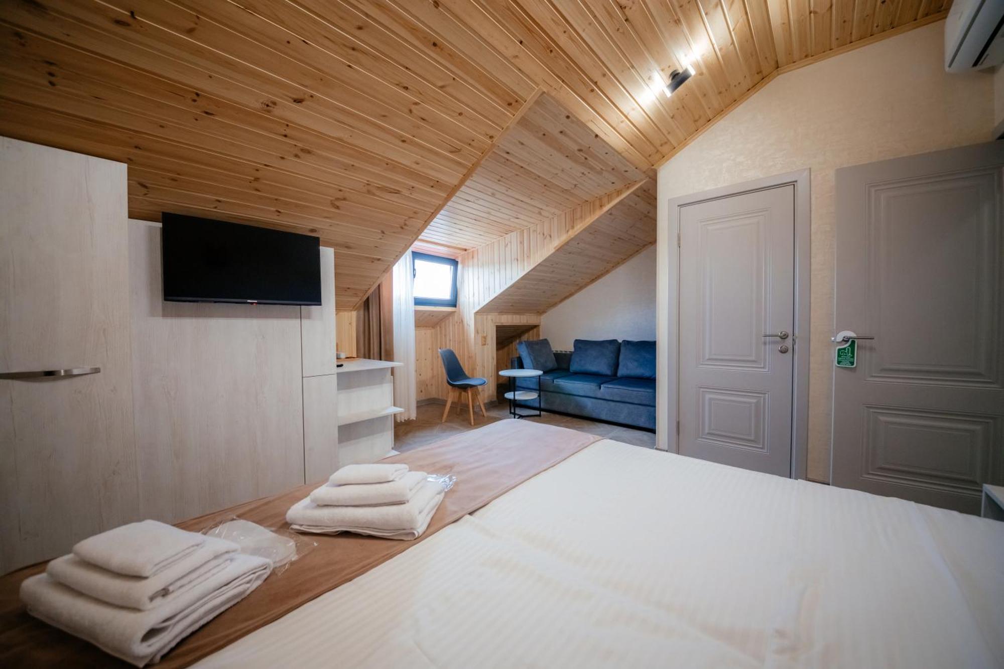 Chief Hotel Gjoumri Kültér fotó