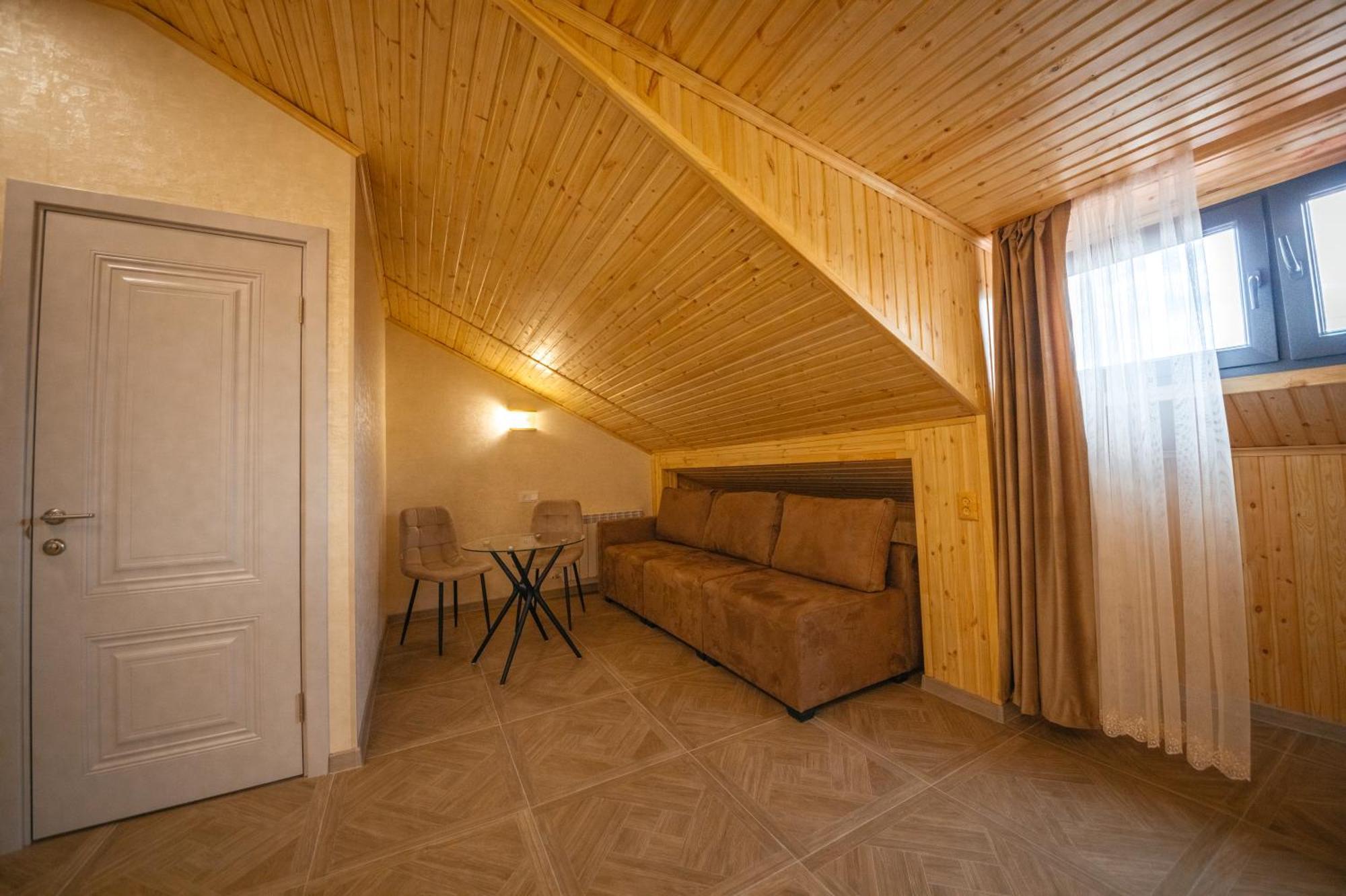 Chief Hotel Gjoumri Kültér fotó
