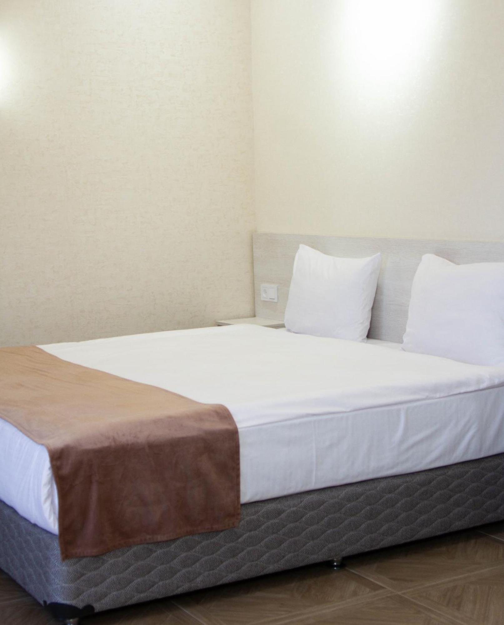 Chief Hotel Gjoumri Kültér fotó